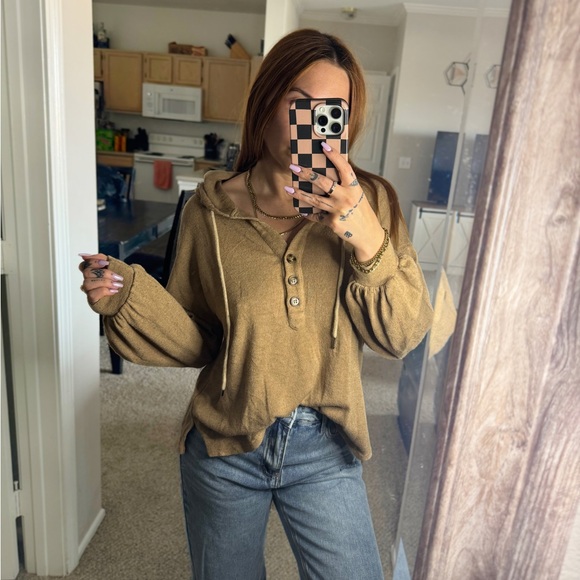 VICI HOODED TOP - Picture 1 of 11